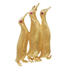 Adorable Gold Figural Penguin Family Brooch 1