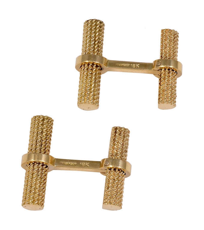 Tiffany&CO 18k gold braided bar double-sided cufflinks.
Crisp, elegant look! Very easy to put on!