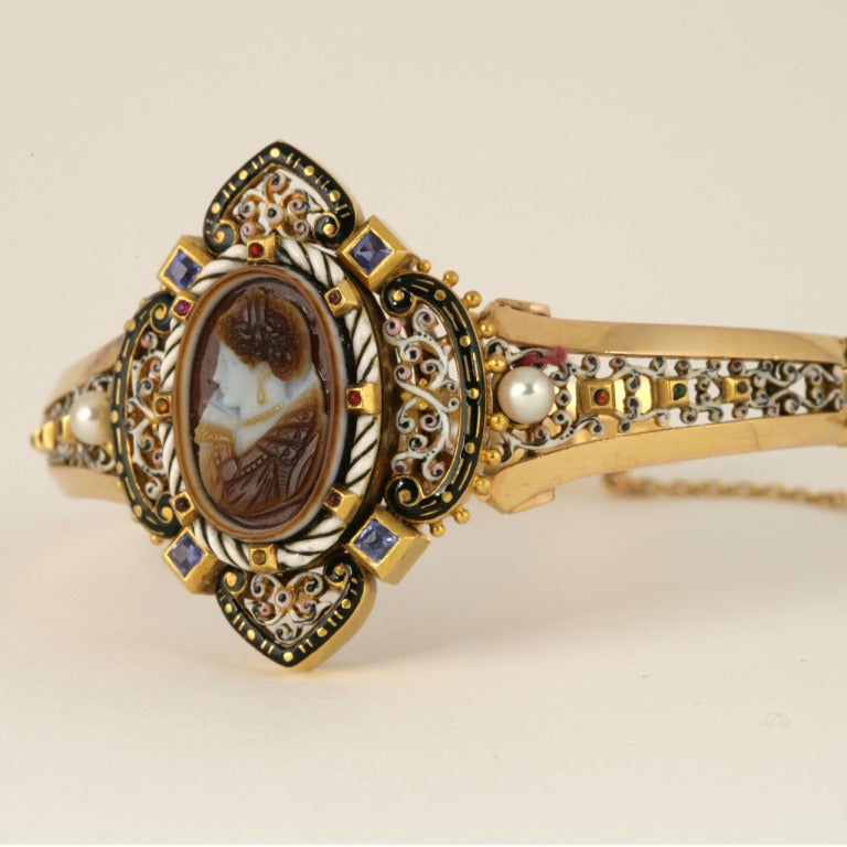 Broche En Camée De Lave, Renaissance Revival, Or 10k Signé - Période Victorienne, Italie, Occasion