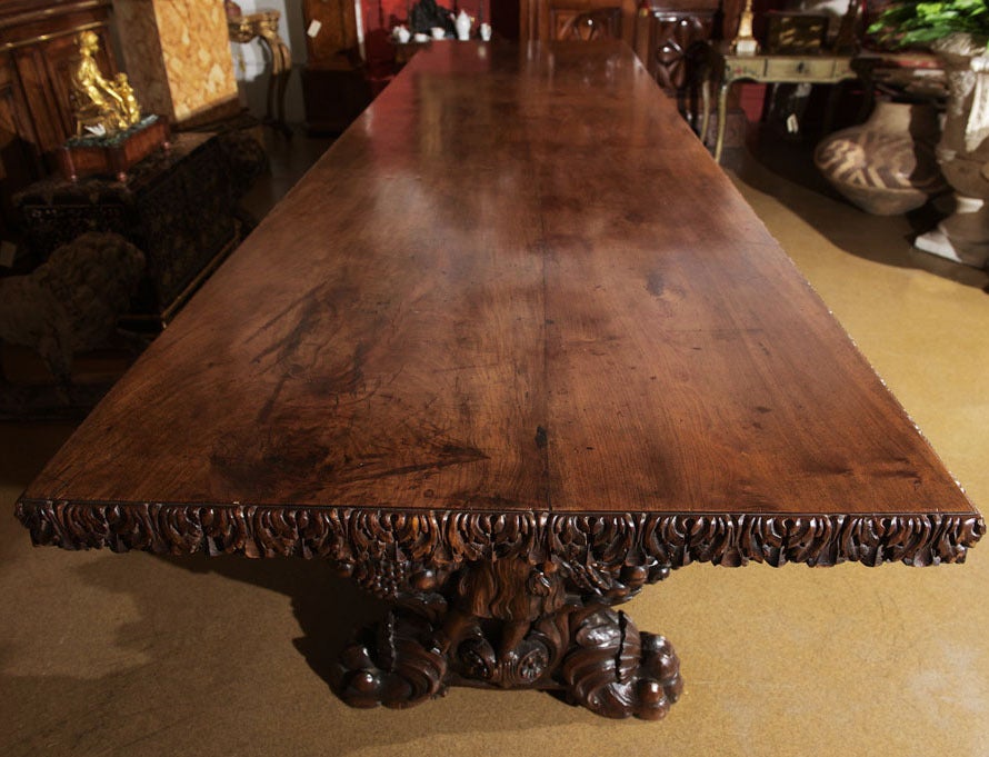 Late 18th Century Italian Walnut Fratino Dining Table For Sale 3