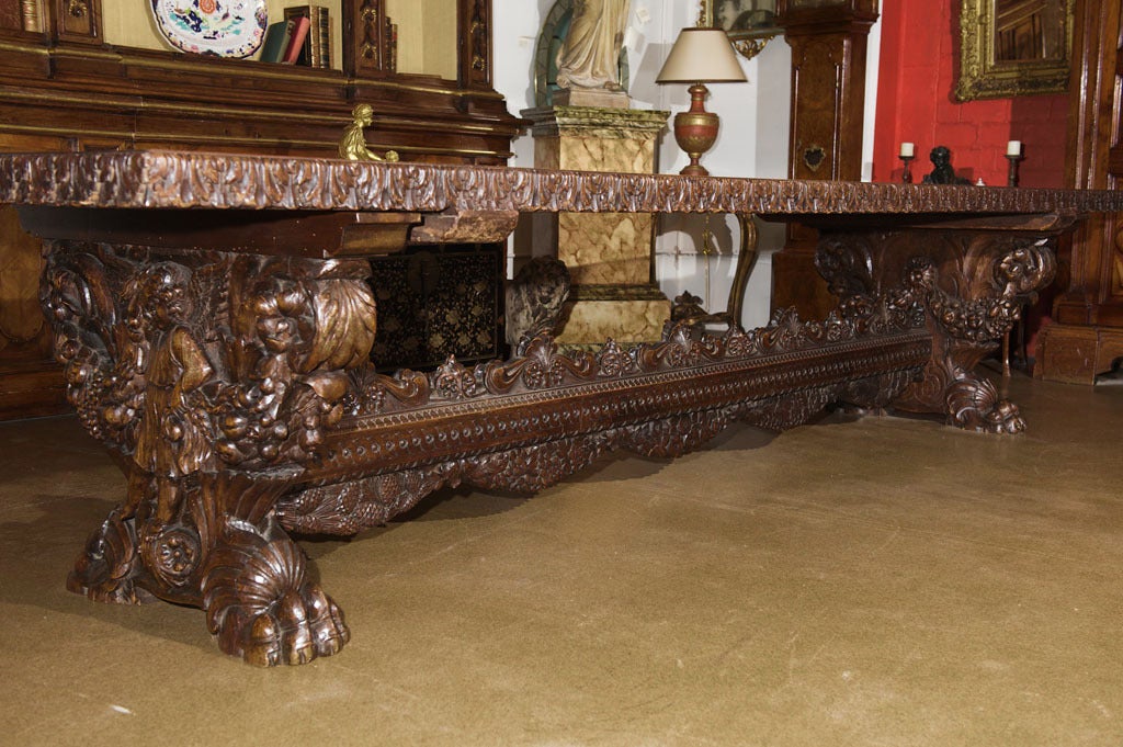 Late 18th Century Italian Walnut Fratino Dining Table For Sale 1