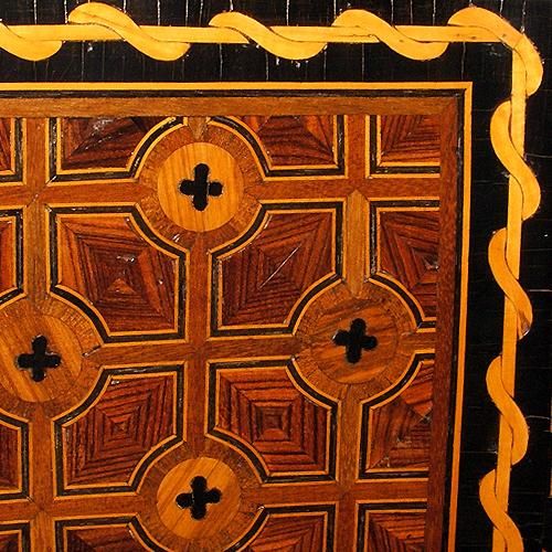 18th Century Pair of Italian Parquetry Arbalete Commodes or Dressers In Excellent Condition For Sale In San Francisco, CA