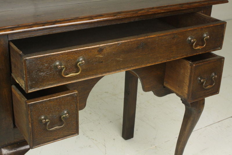 18th Century Period Welsh Country Oak Lowboy In Good Condition For Sale In Port Chester, NY