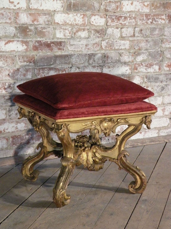 Gilt Italian Baroque gilt stool