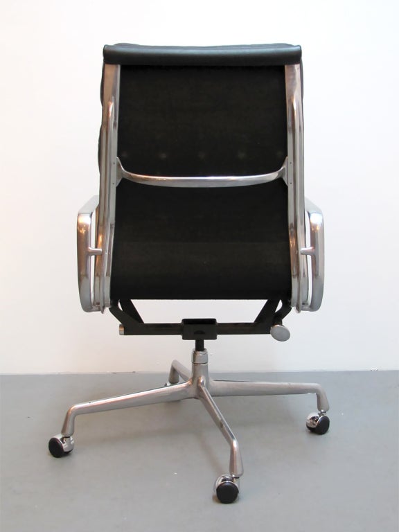 20th Century Charles & Ray Eames Soft Pad Executive Desk Chair