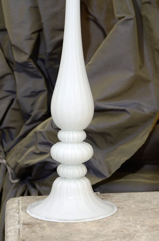 20th Century Pair of Elegant Hand Blown White Murano Glass Lamps