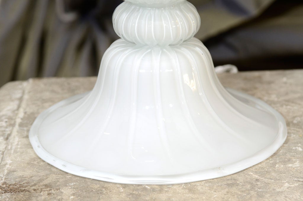 Pair of Elegant Hand Blown Opaque White Murano Glass Lamps, Italy For Sale 2