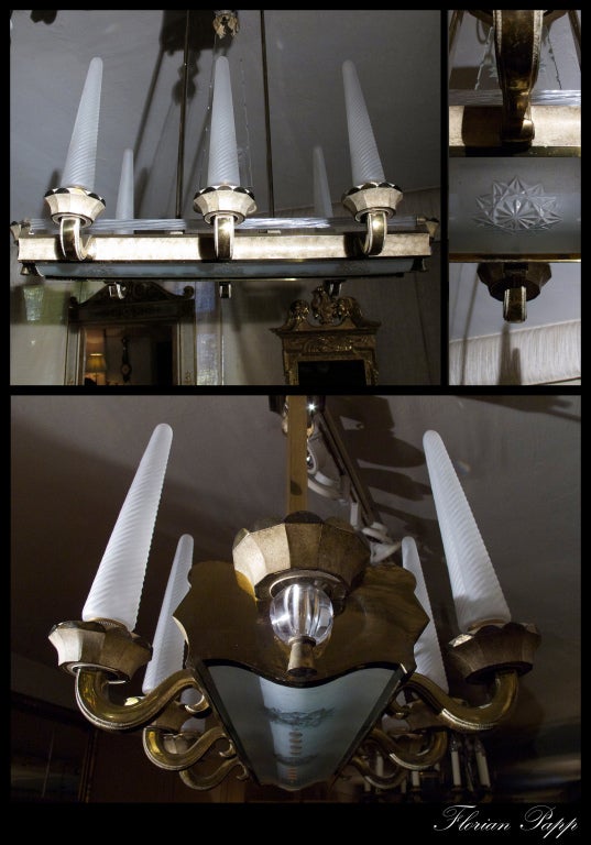 Mid-Century Italian Bronze and Glass Chandelier, circa 1950 For Sale 3