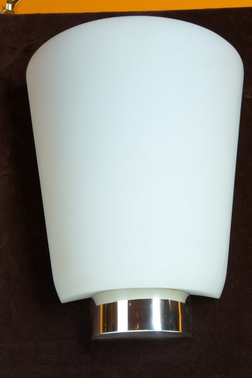 Raro par de apliques de cristal blanco Perzel, años 50 Francés en venta