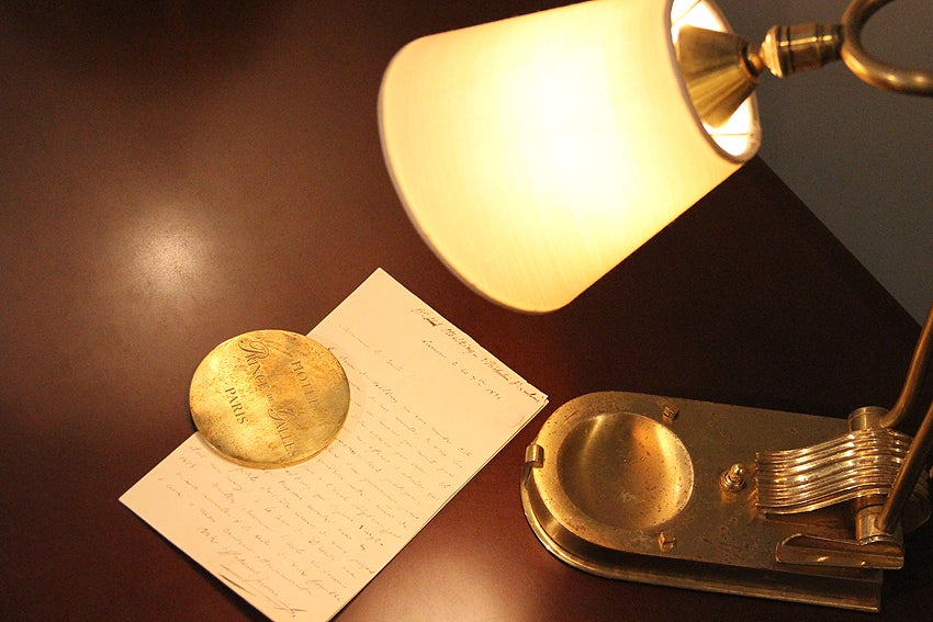 Prince De Galles Hotel Paris, Adjustable Bronze Desk Lamp, circa 1930 In Good Condition For Sale In Encino, CA
