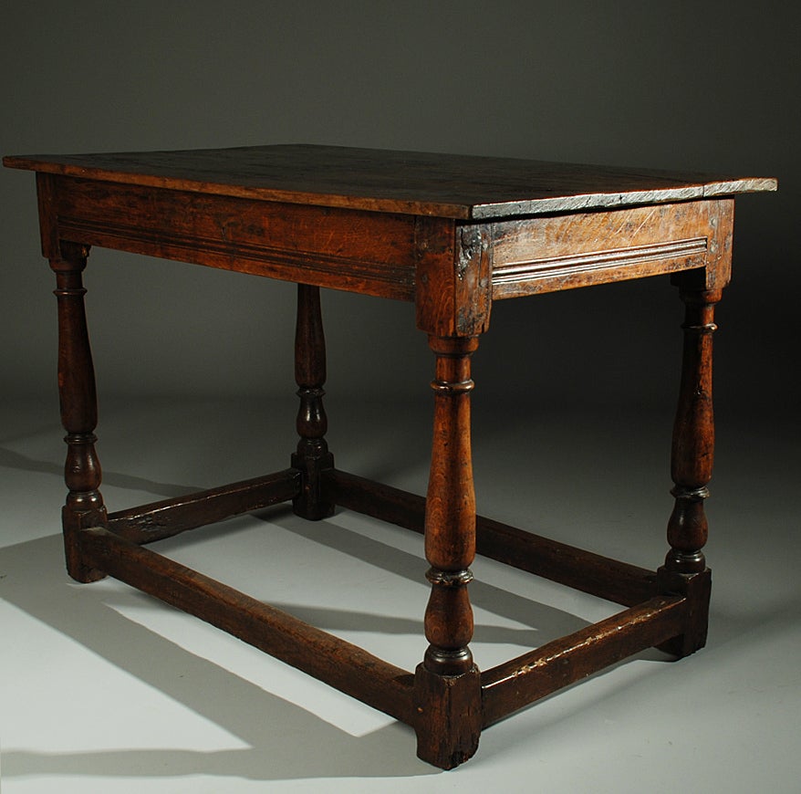 Elm 18th Century English Tavern Table