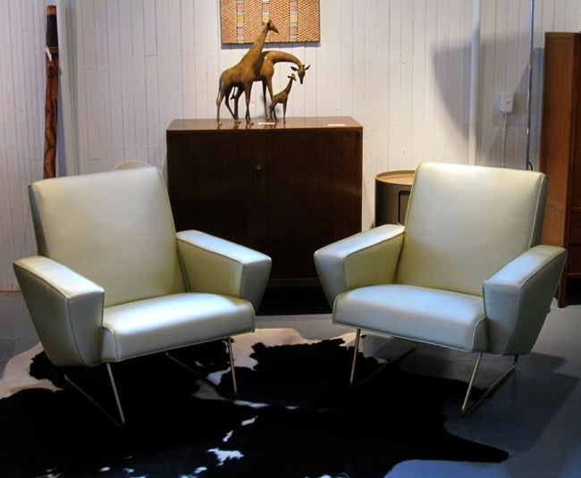 Mid-Century Modern Pair of French Geometrical Club Chairs Pierre Guariche For Sale