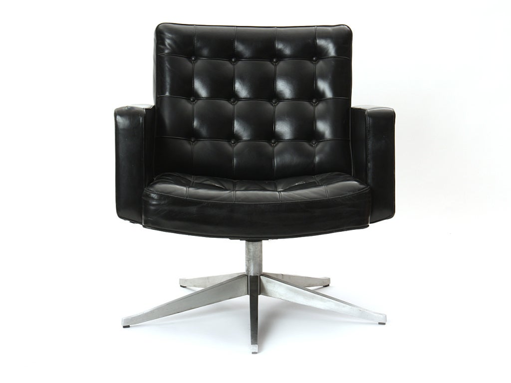Mid-Century Modern 1950s Swivel Chair by Vincent Cafiero for Knoll in Black Leather For Sale