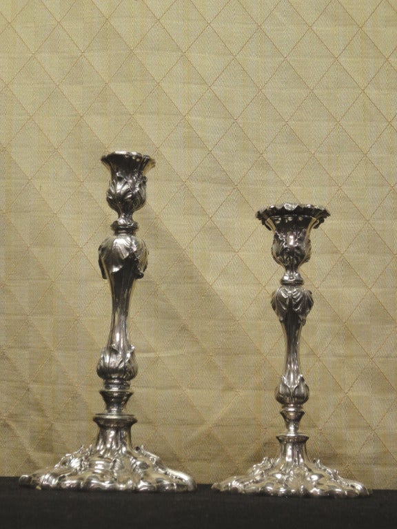 19th Century A Set of Eight Hallmarked Sheffield Silverplate Candlesticks For Sale