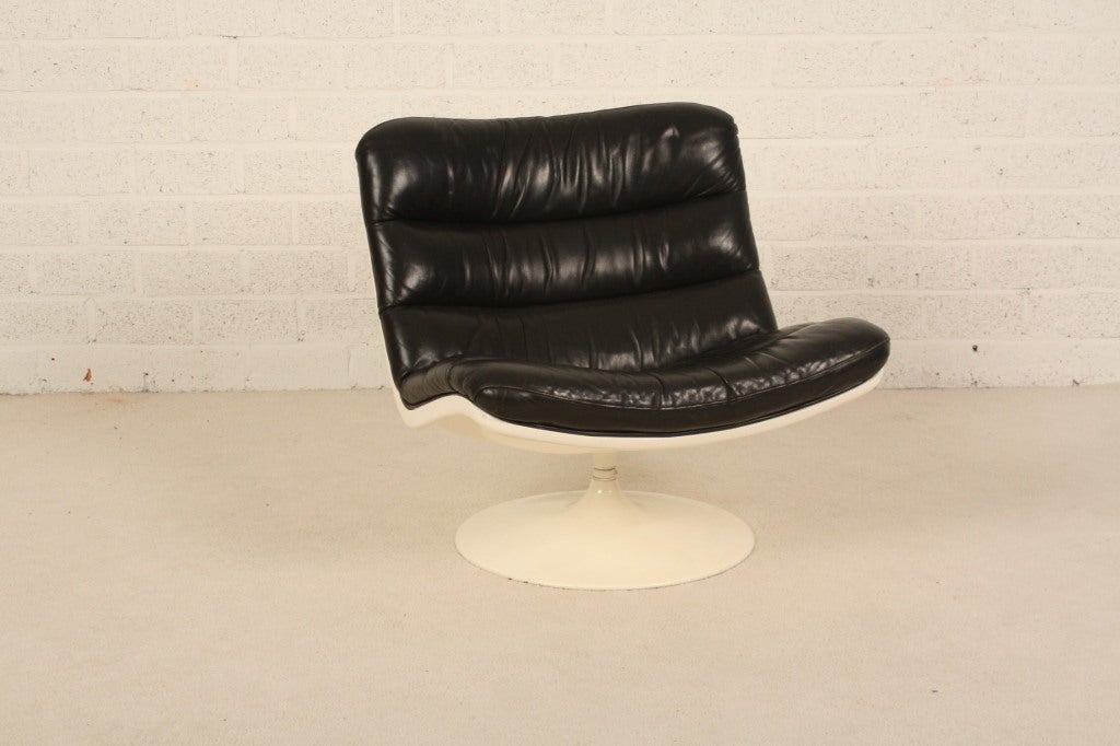 Mid-20th Century Dutch Harcourt black leather nice patine for Artifort