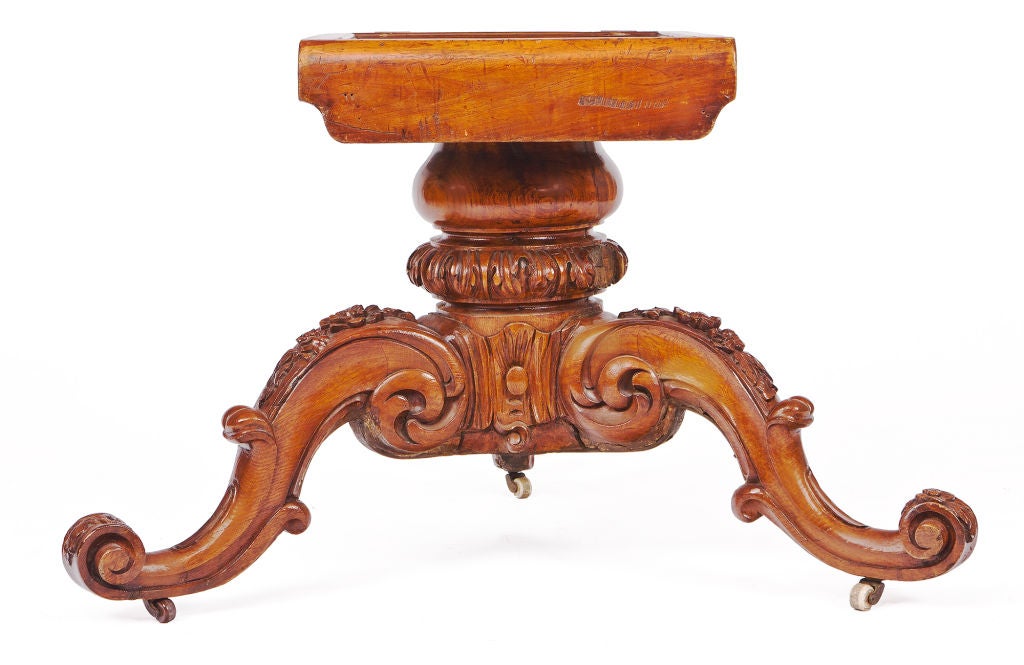 Irischer Exemplar-Tisch mit Intarsienplatte aus verschiedenen Hölzern (Mittleres 19. Jahrhundert) im Angebot