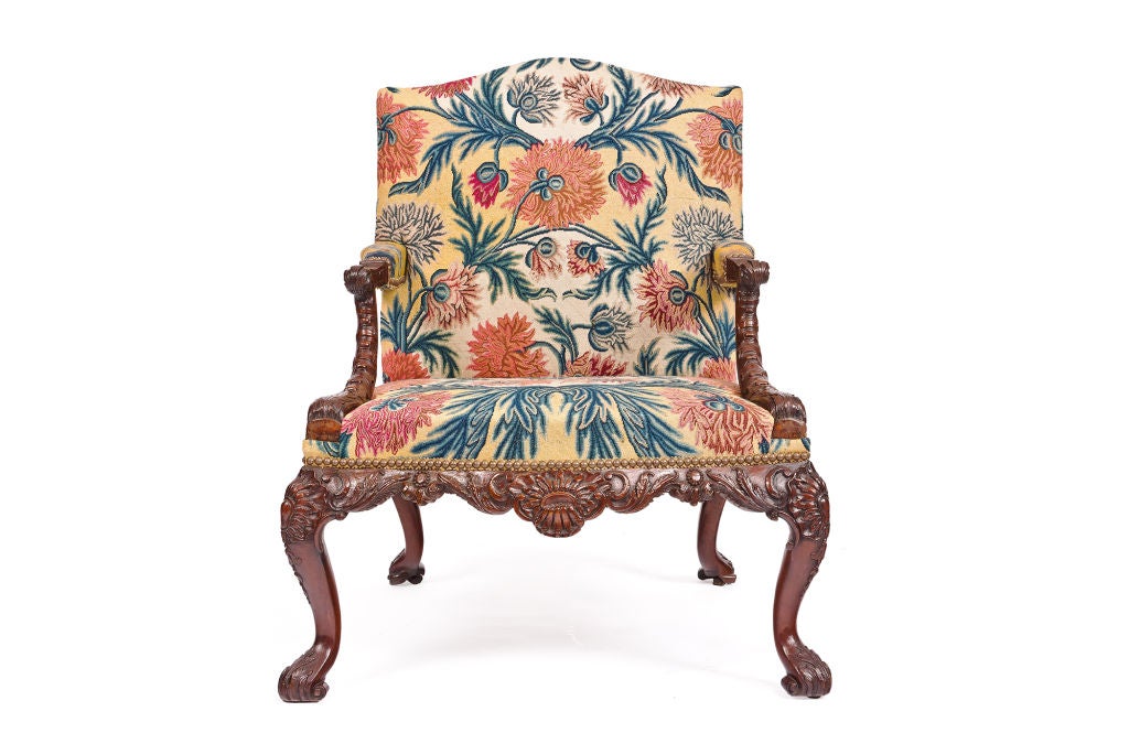Pair of George II Walnut Gainsborough Armchairs. In Excellent Condition In New York, NY