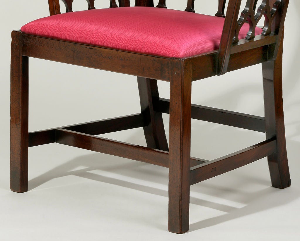 Fine Early George III Mahogany Open Armchair In Excellent Condition For Sale In New York, NY