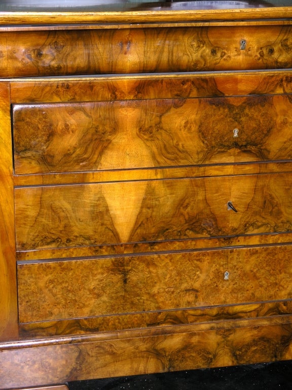 Louise Philippe Burl Walnut Commode In Excellent Condition For Sale In Los Angeles, CA