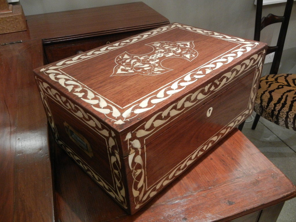 Large Early 19th Century Anglo-Indian Teakwood Bone Inlaid Box In Excellent Condition In New York, NY