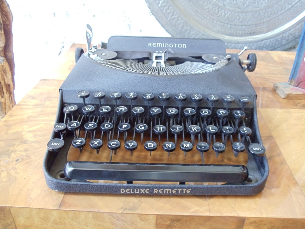 Mid-20th Century Remington Deluxe Remette Typewriter