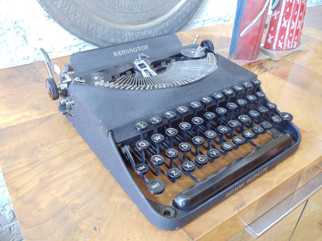 Metal Remington Deluxe Remette Typewriter
