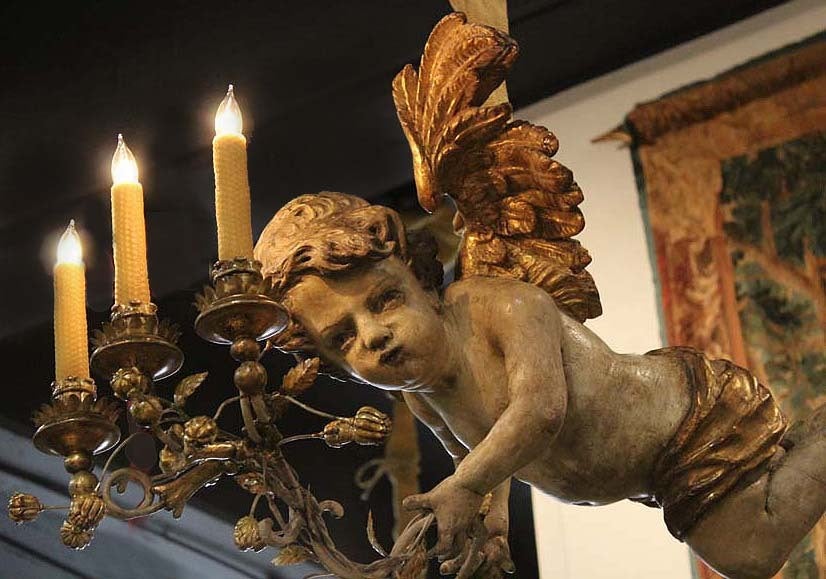 Unusual 18th Century Three-Light Italian Winged Angel Chandelier In Excellent Condition For Sale In San Francisco, CA