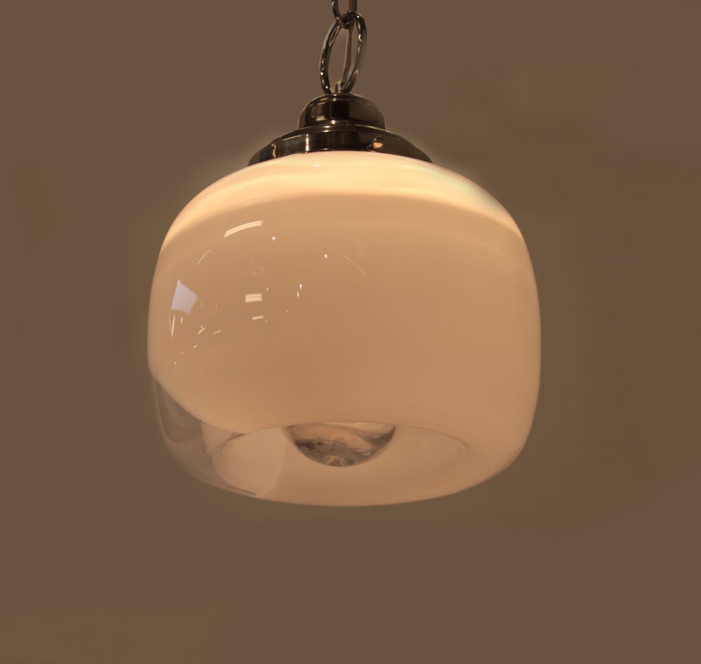 Mid-Century Modern Vistosi Frosted Glass Pendant In Good Condition For Sale In Los Angeles, CA