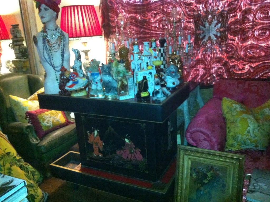 Really wonderful vintage black,red and gold chinese bar.3 shelves behind and lights up top and around bottom!