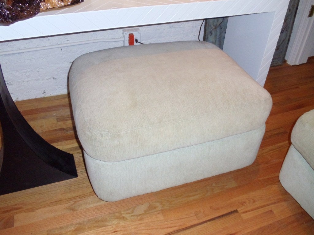 Late 20th Century Pair of Milo Baughman Swivel Chairs and Ottoman for Directional
