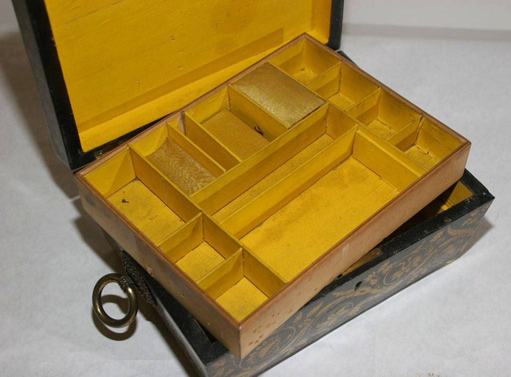 A REGENCY PENWORK WORK BOX. ENGLISH, CIRCA 1820 For Sale 4