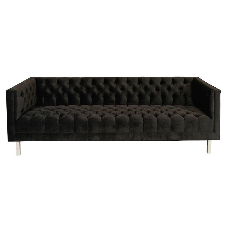 Modern Tufted Velvet Tuxedo Sofa In Good Condition For Sale In New York, NY