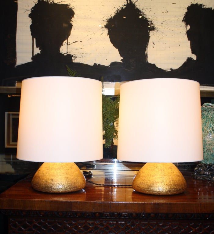 Pair of Gilded Ceramic Gumdrop Lamps by Andrea Koeppel In Excellent Condition In New York, NY