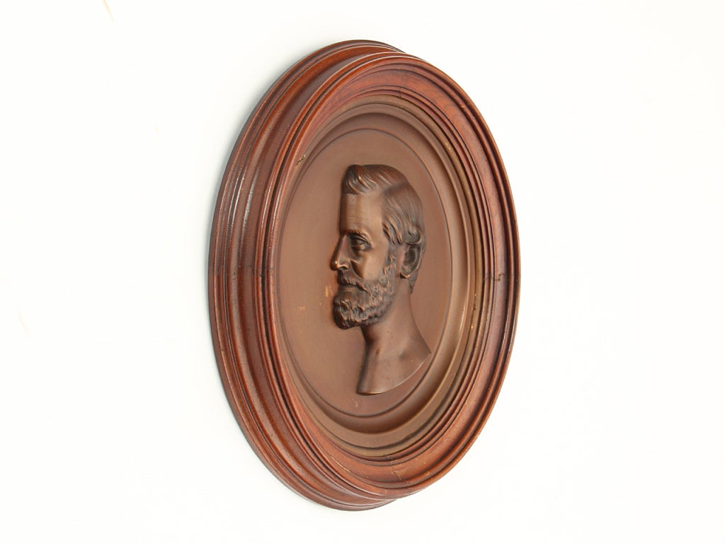 Round profile relief of Ulysses S. Grant.