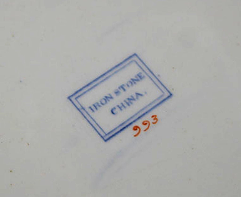 THREE IRONSTONE SERVING PLATTERS. ENGLISH, CIRCA 1850 For Sale 4
