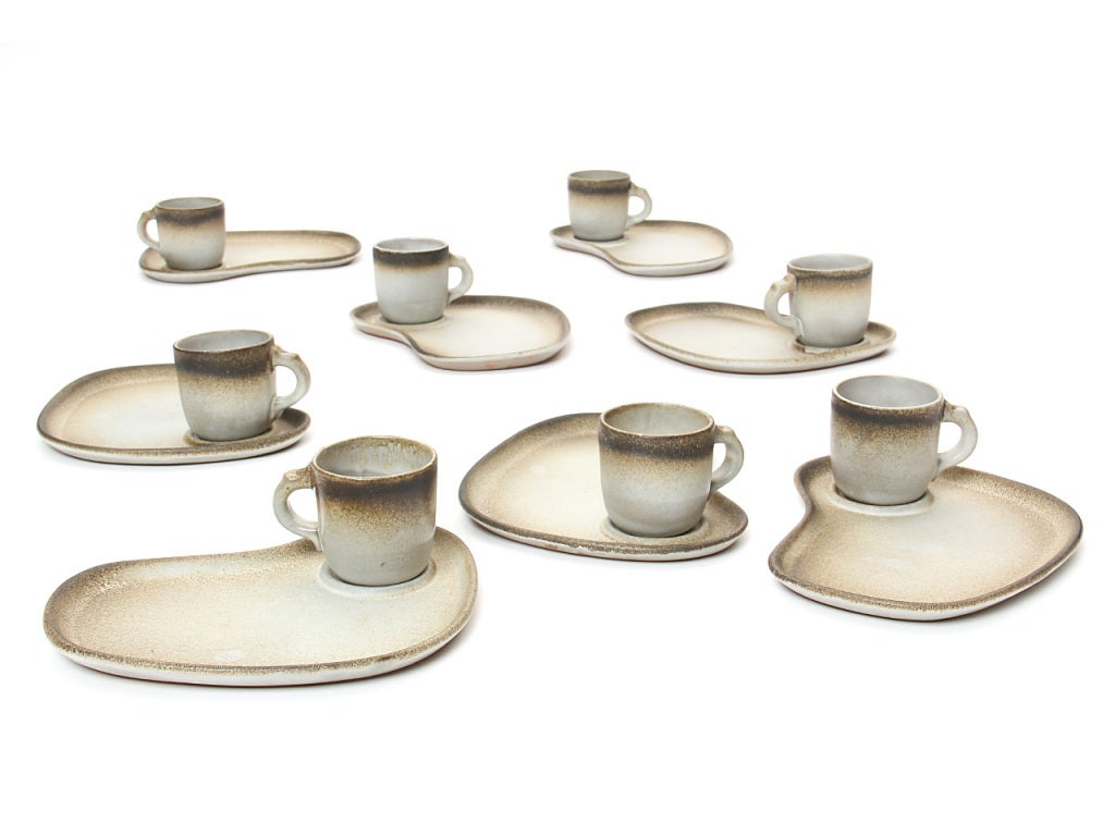 American 8 Trays And Cups By Lee Rosen