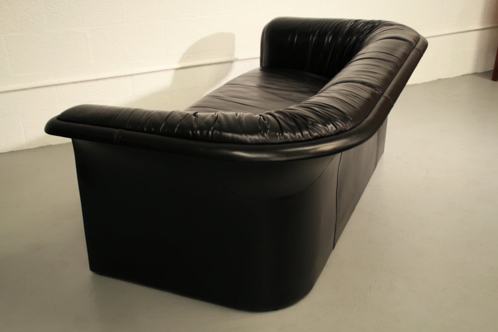 Pair of Rare Dunbar Loveseats, in Sexy Black Gathered Leather For Sale 1