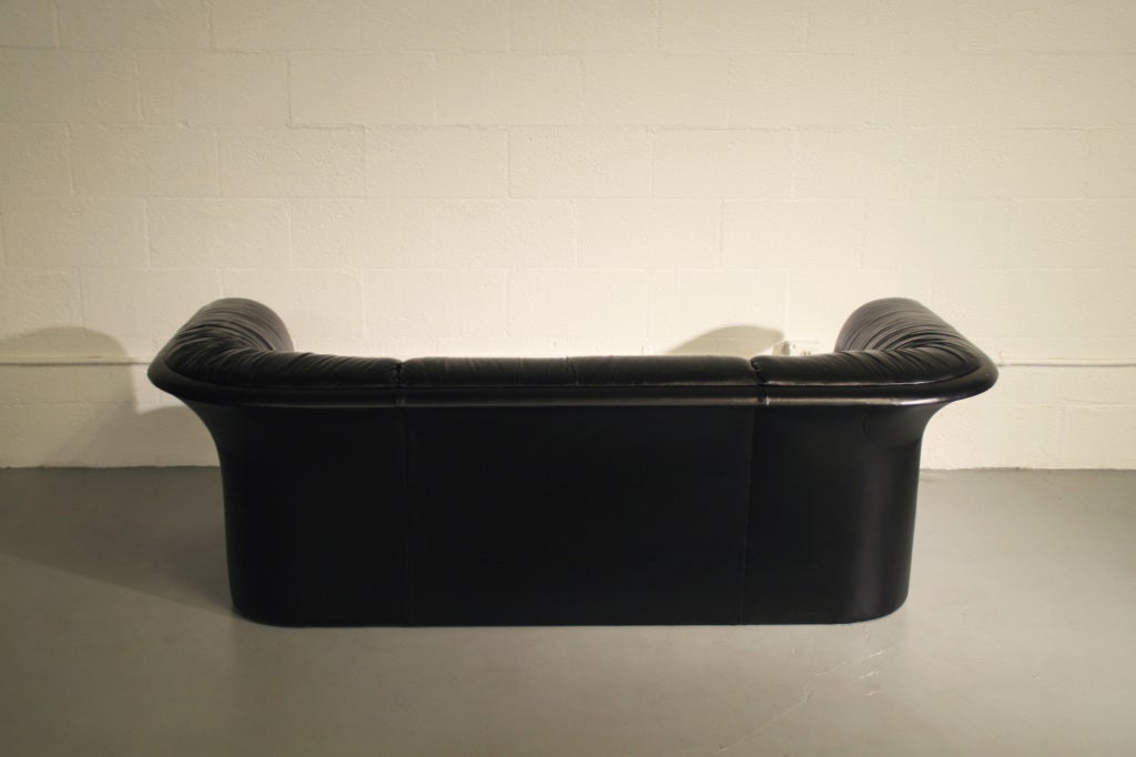 Pair of Rare Dunbar Loveseats, in Sexy Black Gathered Leather For Sale 4