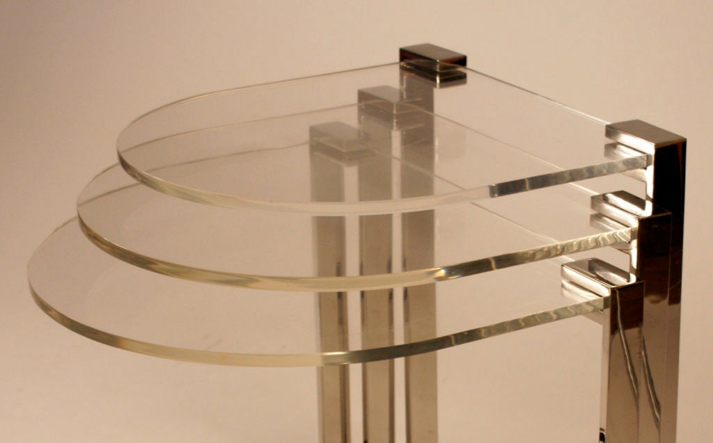 Italian Set Of Chrome and Lucite Nesting Tables In Good Condition In Los Angeles, CA