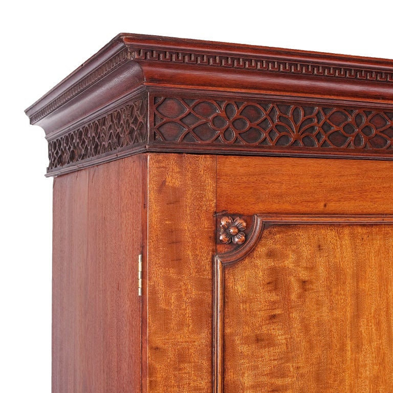 Georgian Mahogany Linen Press In Excellent Condition In New York, NY