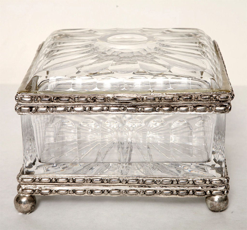 A CUT GLASS BOX, FRENCH, 20th CENTURY
