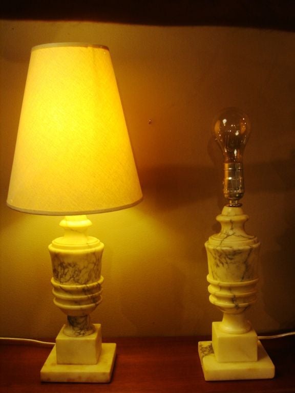 Pair of Vintage 1940s French Alabaster Boudoir Lamps 1