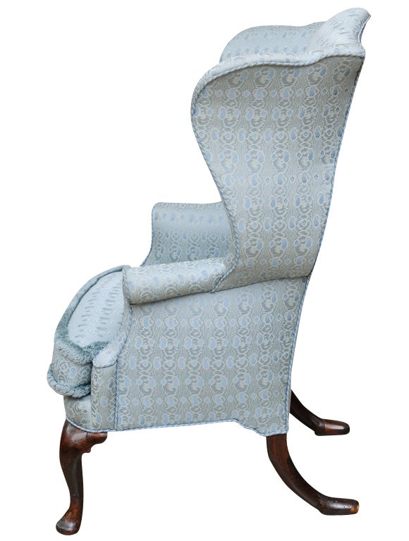 18th Century and Earlier Queen Anne  Easy, Wing, Lounge Arm Chair, Walnut, 18th Century For Sale
