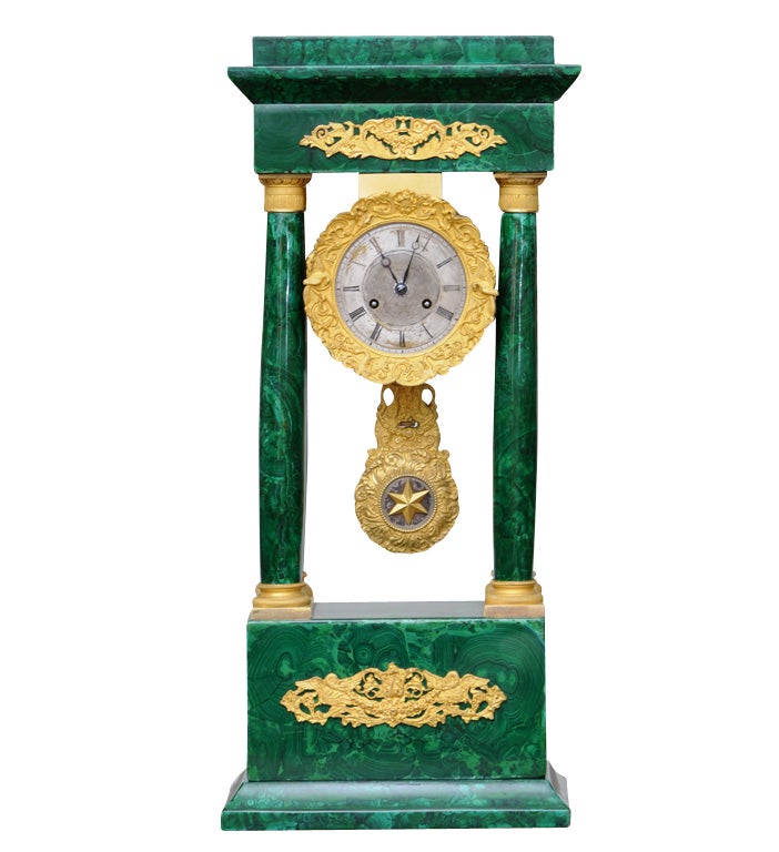 French Empire Columned Malachite Mantel Clock, with Ormolu, 19th century In Good Condition For Sale In West Palm Beach, FL
