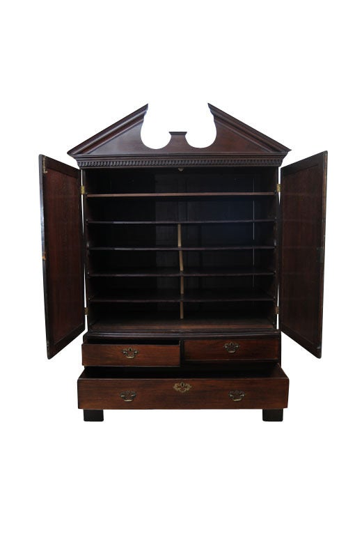 English Mahogany Linen Press, Armoire, Cabinet, 19th Century For Sale 2