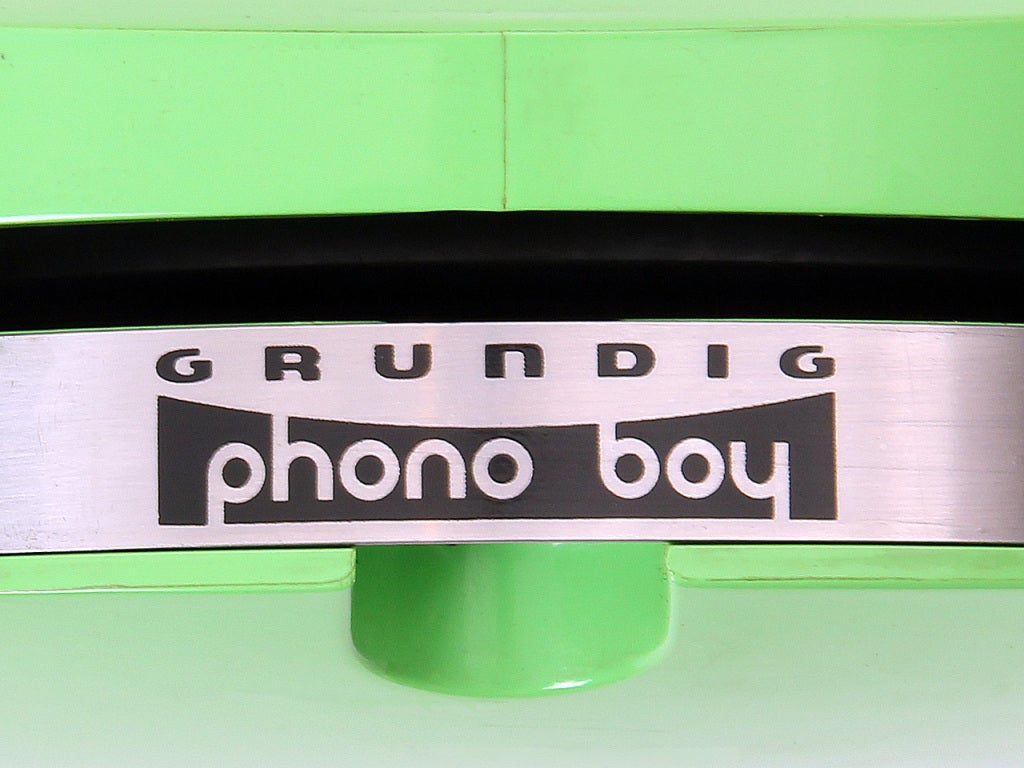 Phono Boy 45 by Mario Bellini In Good Condition In Sagaponack, NY