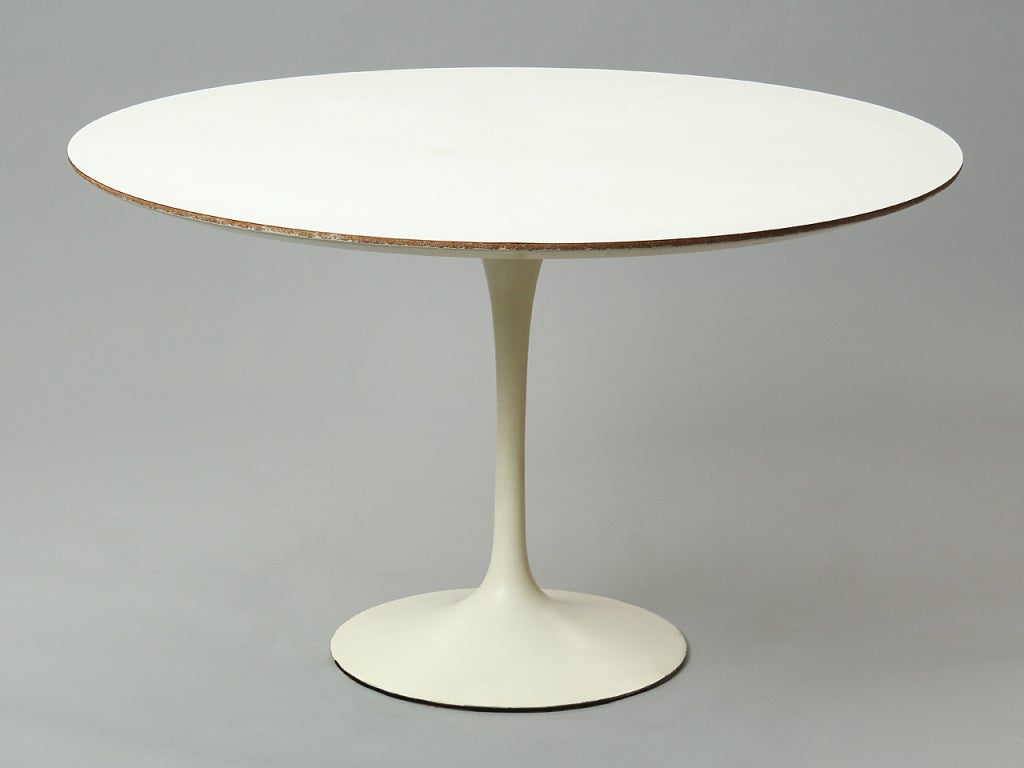 Mid-20th Century Dining Set by Eero Saarinen for Knoll For Sale