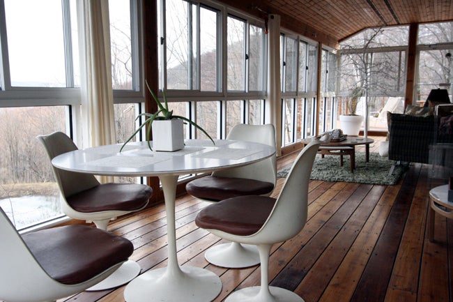 Tulip Dining Table With Four Chairs Eero Saarinen 1