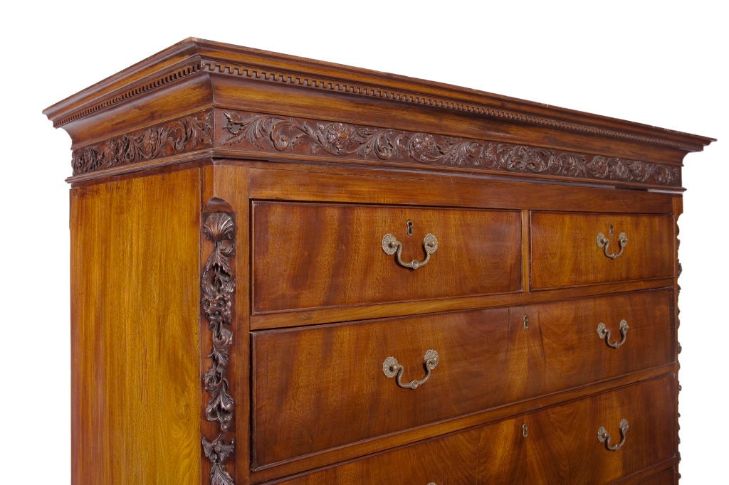 18th Century George III Mahogany Chest on Chest In Excellent Condition For Sale In New York, NY