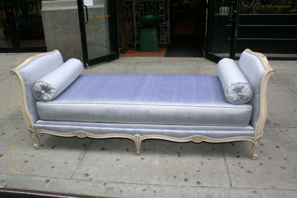 Louis XV Style Daybed 3